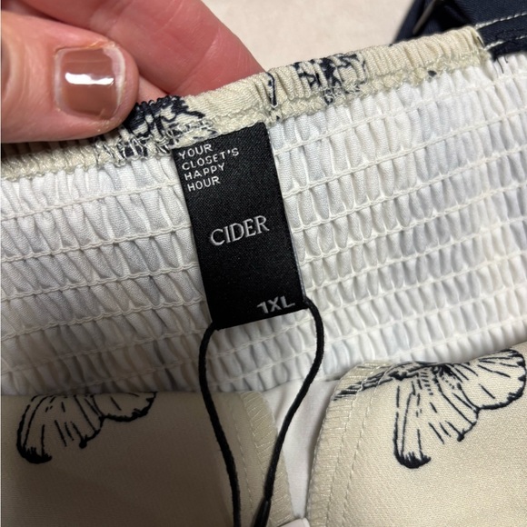 CIDER Dark Garden Cropped Tank Top 1X NWT - Picture 6 of 7